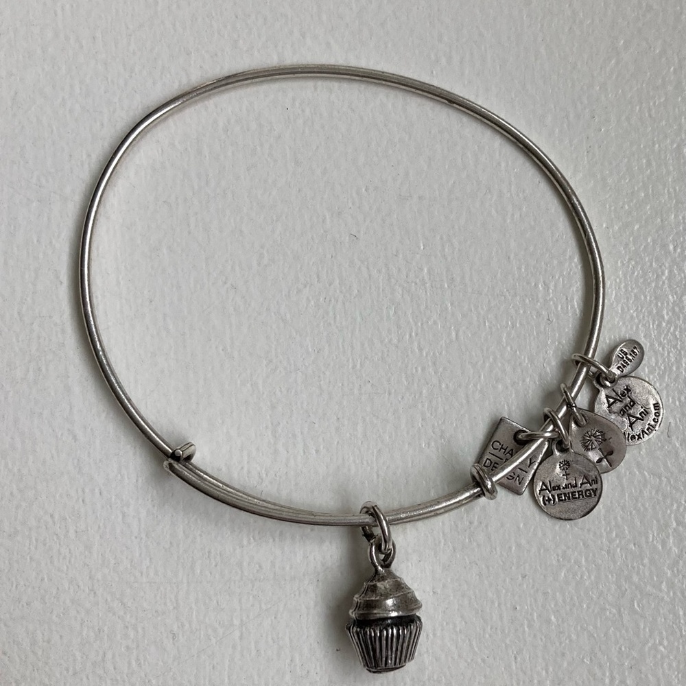 Alex and Ani CUPCAKE BRACELET🩷